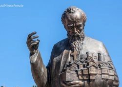 Vikend putovanja - Ohrid - Hoteli: Statua Svetog Klimenta