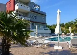 Jesenja putovanja - Sarti - Apartmani: Vila Mare Monti